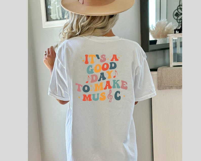 Es ist ein guter Tag, um ein Musik-Shirt als Geschenk für einen Musiklehrer zu machen