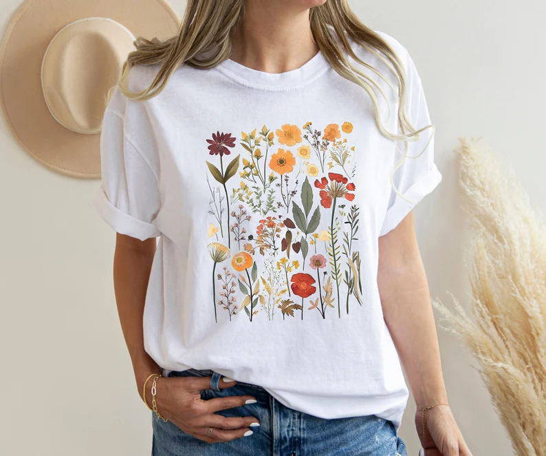 Retro gepresstes Wildblumen-Boho-Blumenshirt