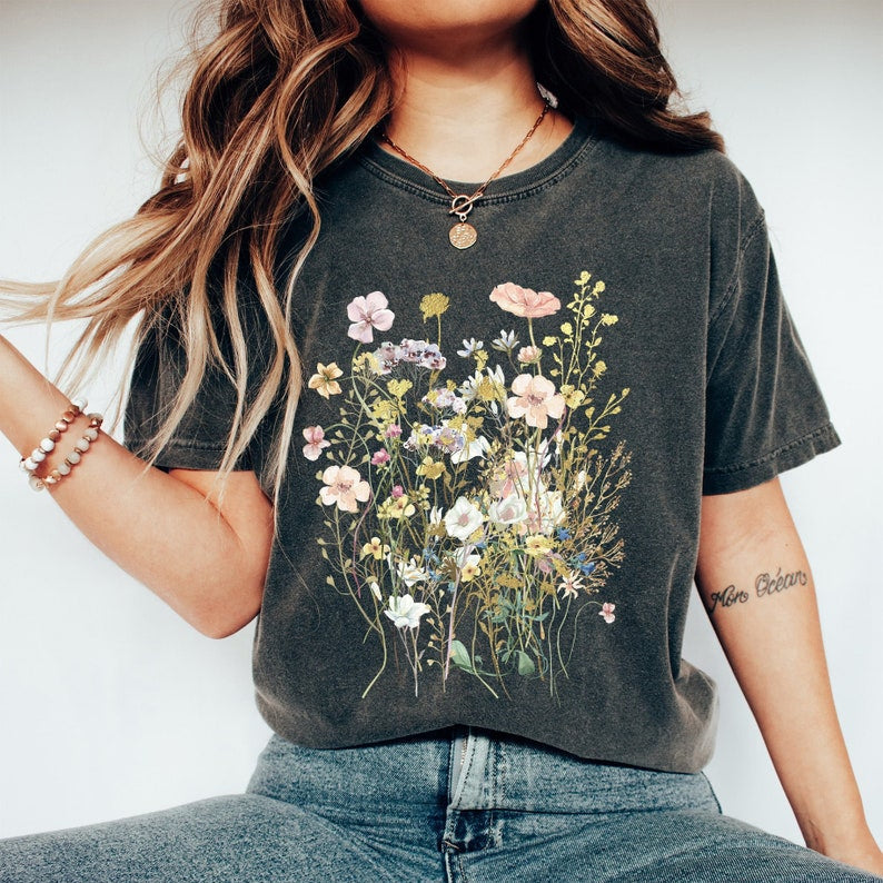 Vintage florales Boho-Wildblumen-T-Shirt