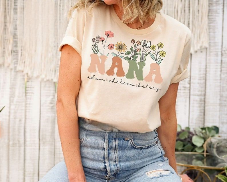 Personalisiertes Nana Wildflowers T-Shirt