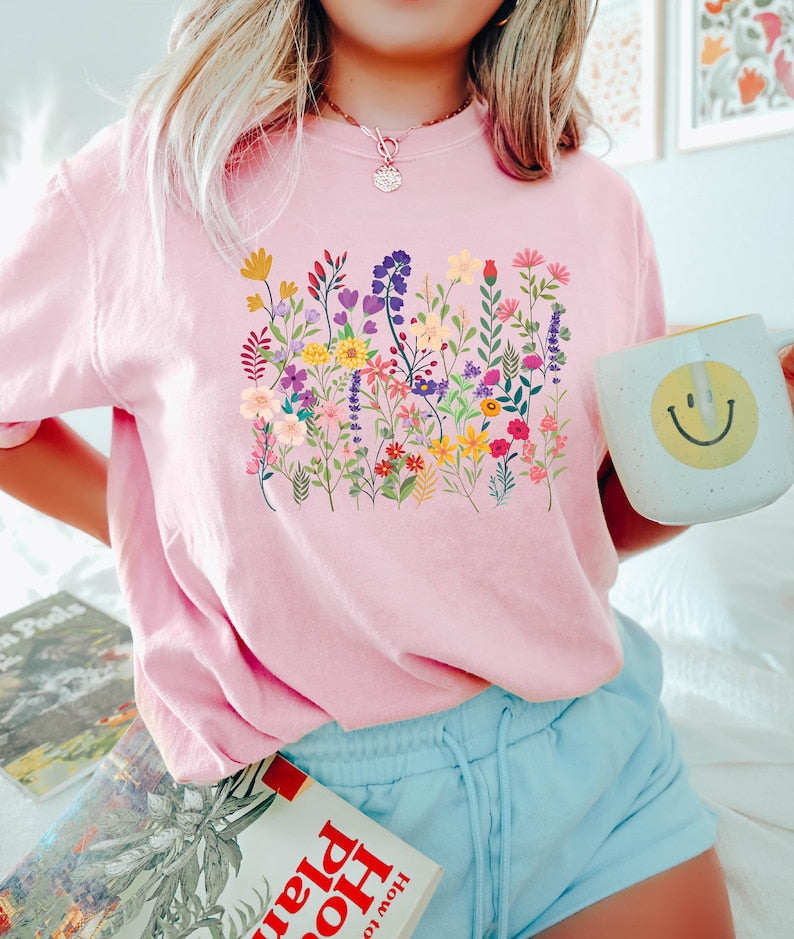 Wildblumen-Shirt. Damen-Blumen-Shirt