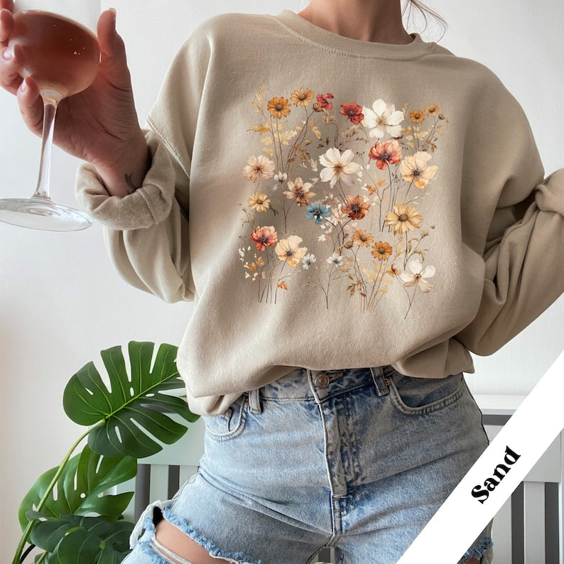 Vintage Sweatshirt mit gepressten Blumen. Übergroßes Wildblumen-Sweatshirt